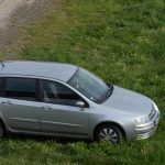 samochody parkowanie tereny zielone trawa park 800 – lecia wyspa bolko park widoczki zielone Opole (39)